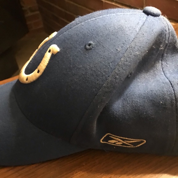 Indianapolis Colts blue flex-fit hat. 9/10 cond. - Picture 4 of 5